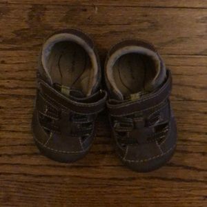 Stride Rite 5.5 W toddler shoe